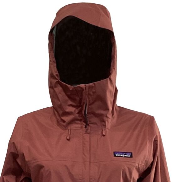 Patagonia Torrentshell 3L Rain Jacket in Red Recycled Nylon - Picture 5 of 10